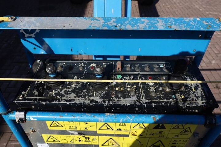 Nền tảng làm việc bằng kính thiên văn có khớp nối Genie Z62/40 Diesel, 4x4 Drive, 20.9 m Working Height, 1
