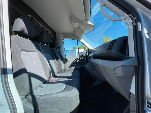 Furgoneta de caja alta VOLKSWAGEN Crafter 35 KA/ L2H2/ 103kw/ AC/ PDC/ CargoPaket