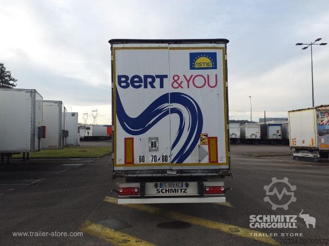 Treler separa terbuka dengan kanvas Schmitz Cargobull Semitrailer Curtainsider Standard