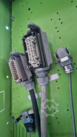 Machine de moulage par injection ENGEL VICTORY 330H-80V-90 combi