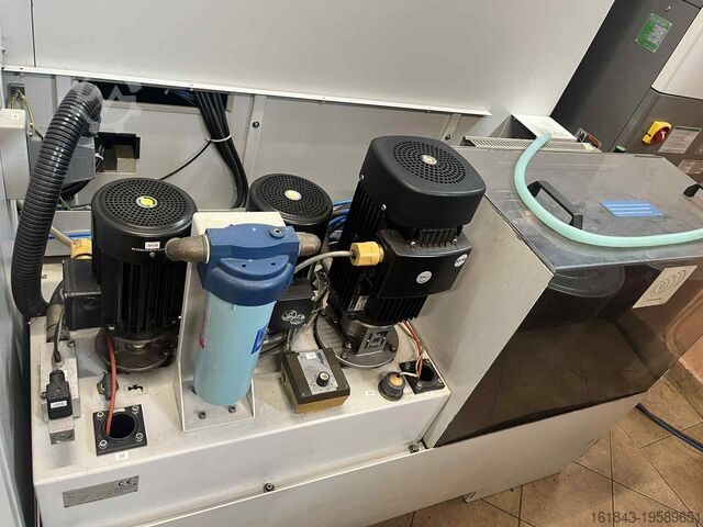 เครื่องกัดเซาะลวด CHARMILLES Robofil 690