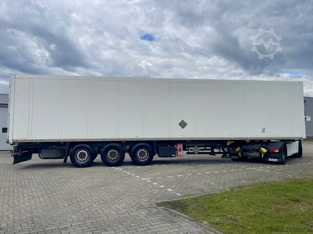 Koffer Schmitz Cargobull SAF AXLES, DISC BRAKES