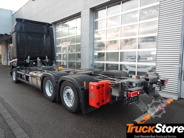 Camion porte-caisses amovibles  Actros 2553 L BDF