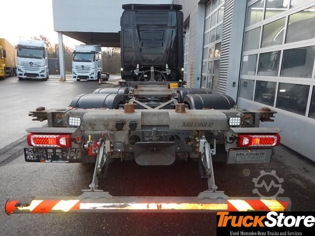 Camion porte-caisses amovibles  Actros 2553 L BDF