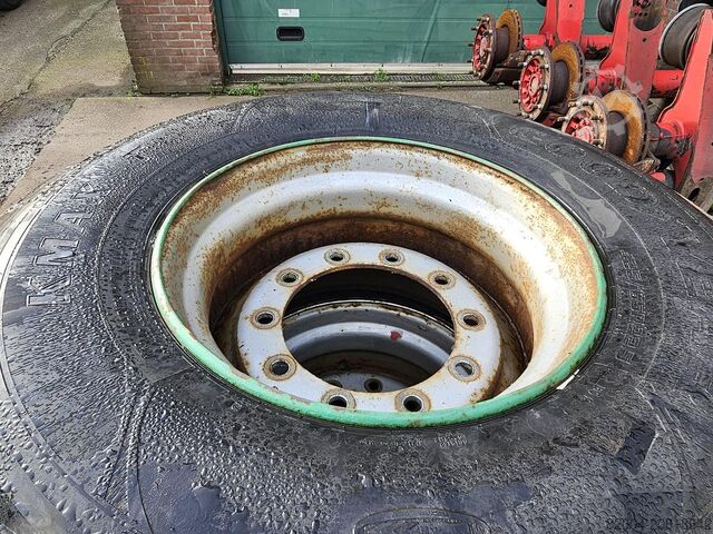 2010 HANKOOK GOOD YEAR. 425/65 R 22.5 HANKOOK GOOD YER. 425/65 R 22.5