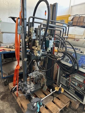 Mesin cetak injeksi Ferromatik Milacron K110D-S/2F