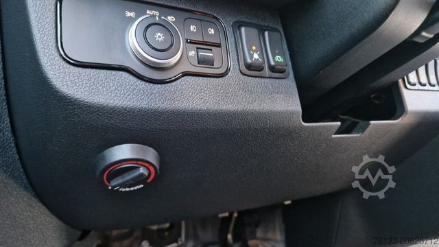 Miniautocarro MERCEDES-BENZ 519 Allrad 4 x 4 Vorlauffahrzeug GSR2