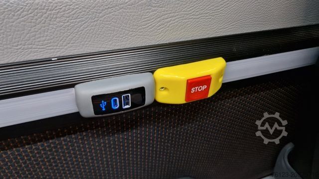 Miniautocarro MERCEDES-BENZ 519 Allrad 4 x 4 Vorlauffahrzeug GSR2