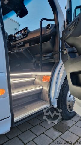 Miniautocarro MERCEDES-BENZ 519  Allrad 4 x 4 Vorlauffahrzeug  GSR2