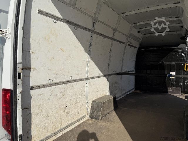 Varebil IVECO 35S18HA8 V/P H3-MAXI / LED / AHK / Webasto