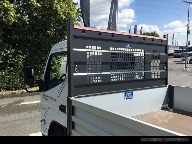 Fourgon pick-up FUSO eCanter 6S15e S-Batterie Pritschenaufbau / LED