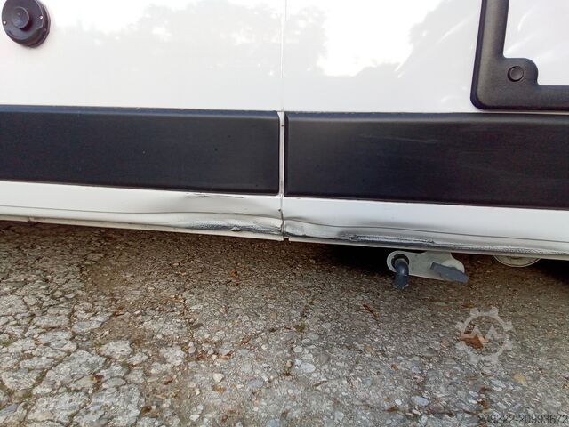 Caravana/autocaravana Fiat Weinsberg Carabus 600 K | 4 posti letto | Completamente attrezzato