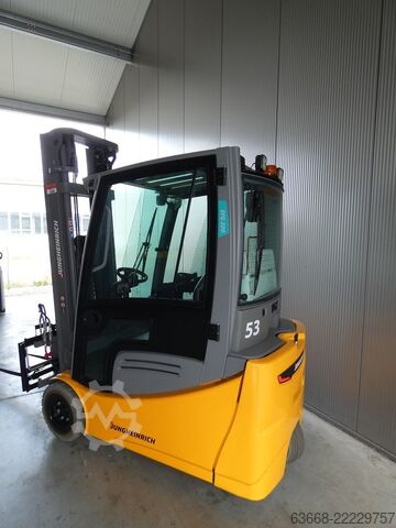 Electric 3-wheel forklift Jungheinrich EFG 220