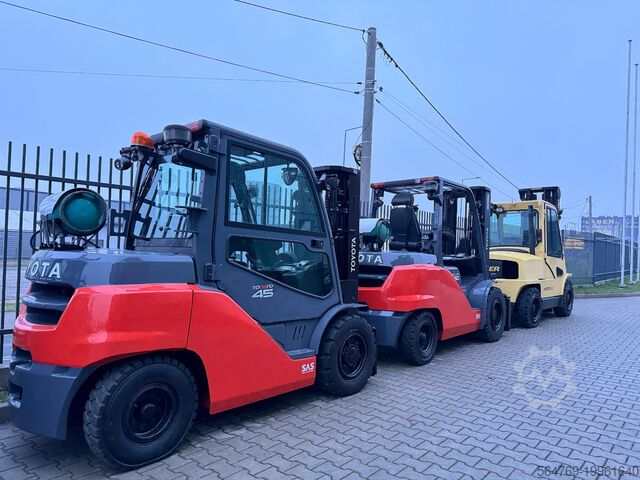 4-Wege-Gabelstapler Combilift C4500 / LPG / 4500 kg/ Triplex 9300 mm
