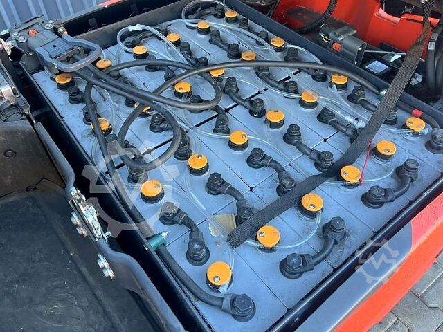 Stivuitor electric cu 3 roți Linde E16-02