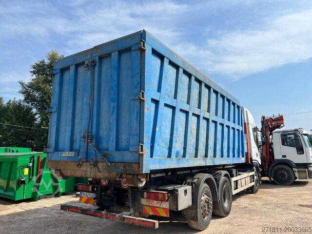 Abrollcontainer CONTAINER SCARRABILE USATO A CIELO APERTO CON GRU