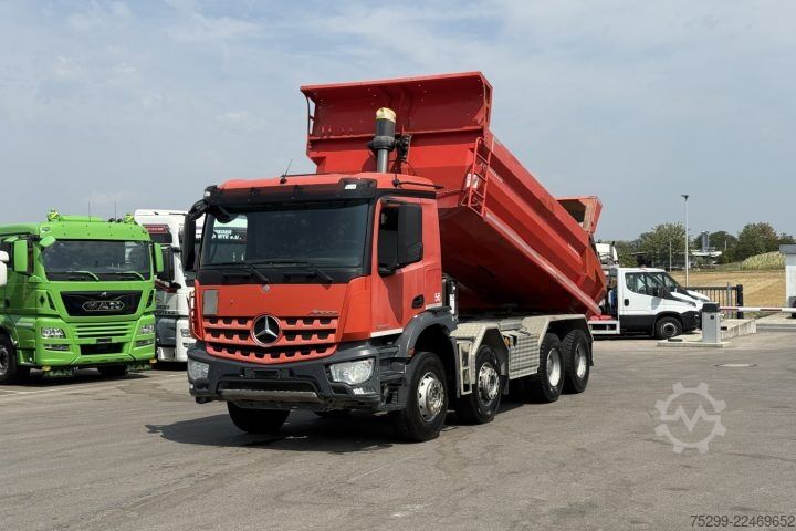 Camião basculante Mercedes-Benz Arocs 3243 8x4 Schwarzmüller / Swiss-Vehicle