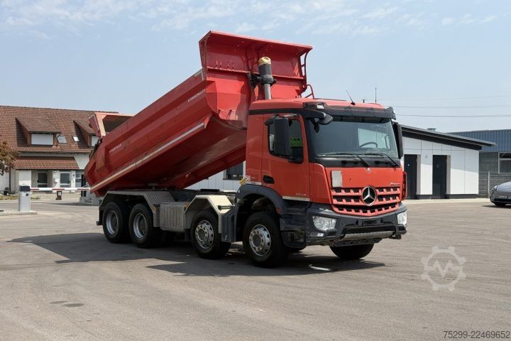 Camião basculante Mercedes-Benz Arocs 3243 8x4 Schwarzmüller / Swiss-Vehicle