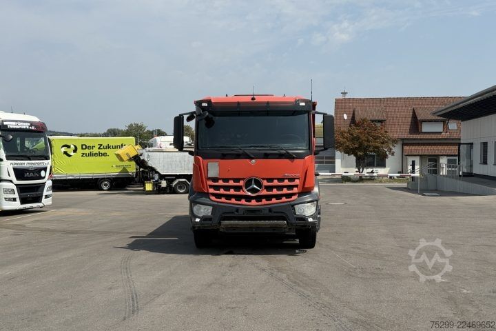 Camião basculante Mercedes-Benz Arocs 3243 8x4 Schwarzmüller / Swiss-Vehicle