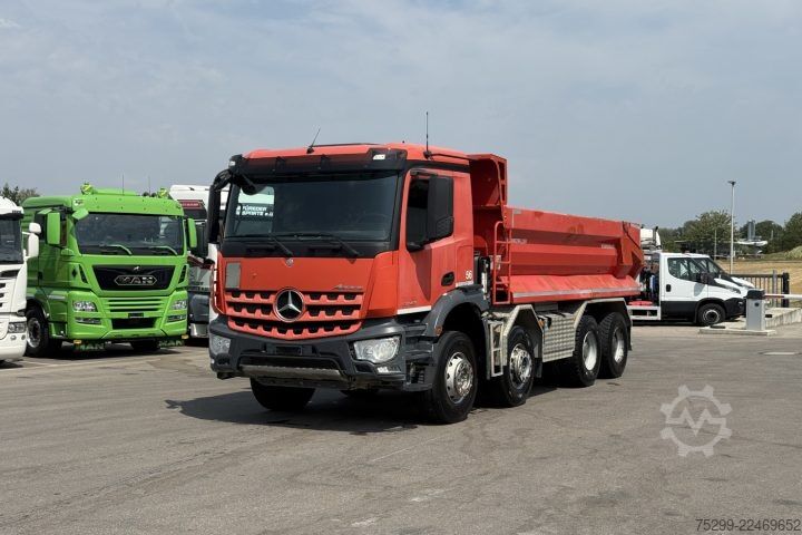 Kipper LKW Mercedes-Benz Arocs 3243 8x4 Schwarzmüller / Swiss-Vehicle