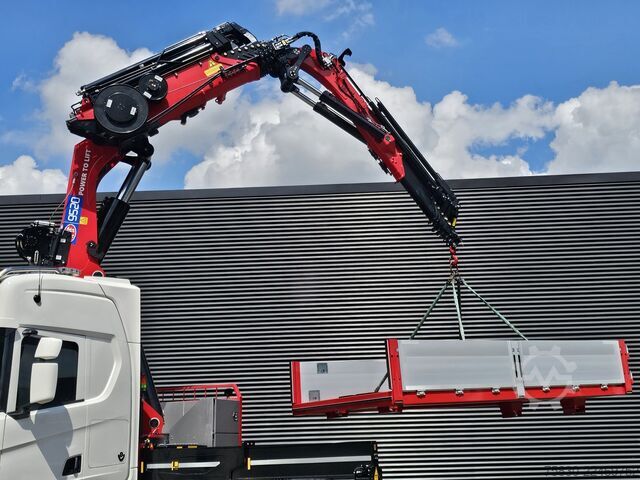Darus teherautó Scania R590 V8 8x2 / HMF 9520 CRANE - JIB - WINCH / TR...