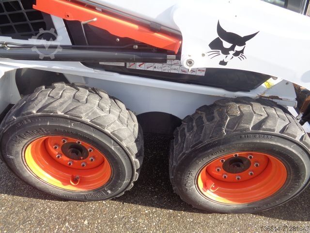 Wheel loader BOBCAT S450 Schaufeln + Gabeln