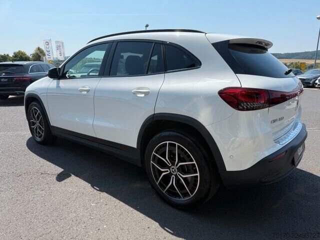 Πλατφόρμα φόρτωσης Mercedes-Benz EQA 300 4M Progressive+Ambiente+RFK+19AMG+TotW