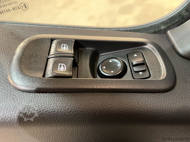 크레인이 장착된 플랫폼 트럭 Renault Master 2.3 dCi 145 PK L3 Open Laadbak / Fassi K...