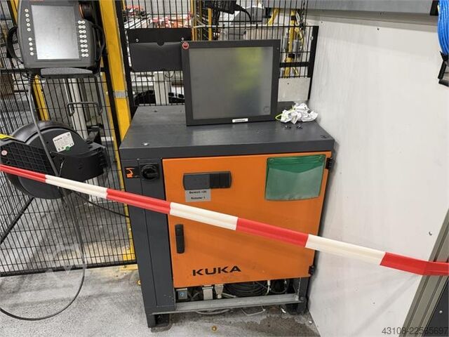 نظام بوابة روبوتية مزود بخمسة روبوتات KUKA KR 16 R2010-2