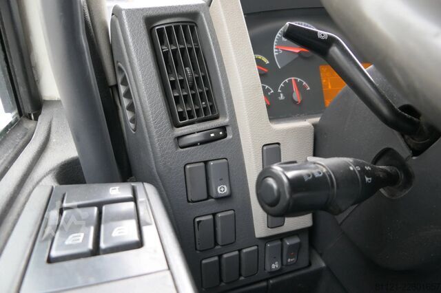 Hladnjača i zamrznuti transport Volvo FL 240 | Carrier SUPRA 950Mt / Bi-temp | 3 Comp...