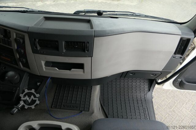 Hladnjača i zamrznuti transport Volvo FL 240 | Carrier SUPRA 950Mt / Bi-temp | 3 Comp...