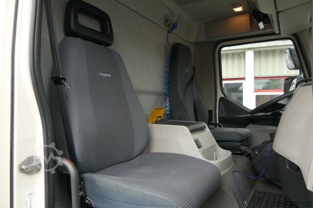 Hladnjača i zamrznuti transport Volvo FL 240 | Carrier SUPRA 950Mt / Bi-temp | 3 Comp...