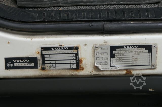 Pengangkutan dalam peti sejuk/beku Volvo FL 240 | Carrier SUPRA 950Mt / Bi-temp | 3 Comp...