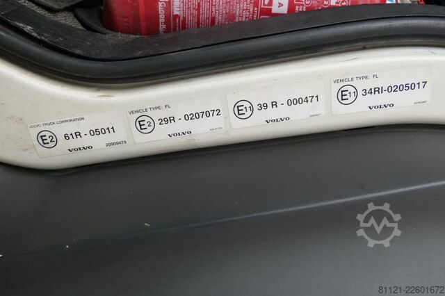Pengangkutan dalam peti sejuk/beku Volvo FL 240 | Carrier SUPRA 950Mt / Bi-temp | 3 Comp...