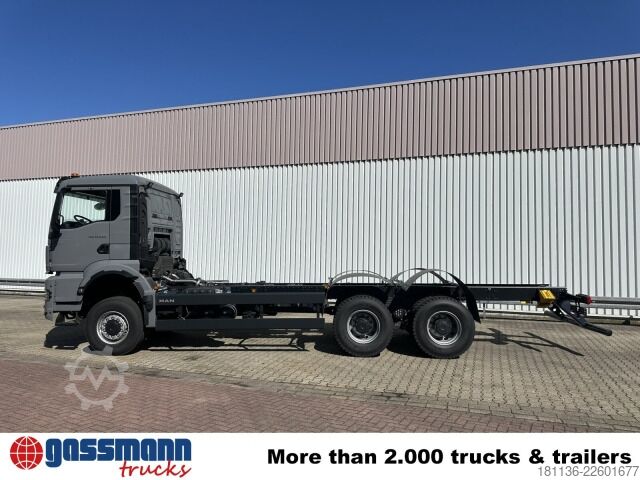 トラックシャーシ MAN TGS 33.540 6x6 BB CH, Intarder