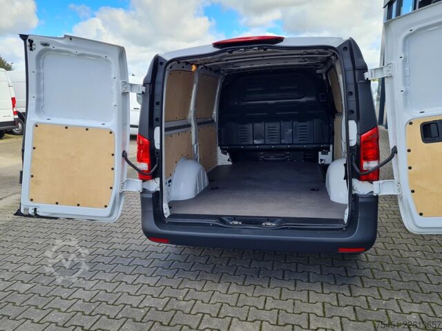Panelinis furgonas Mercedes-Benz Vito Kasten Kasten lang KAMERA NAVI TEMPO 2x vorhanden