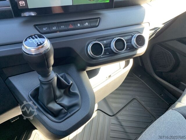 Панел комби Renault EXTRA BLUE dCi 150 L2H2 3,5t SHZ +RFK+PDC EXTRA SHZ +RFK+PDC