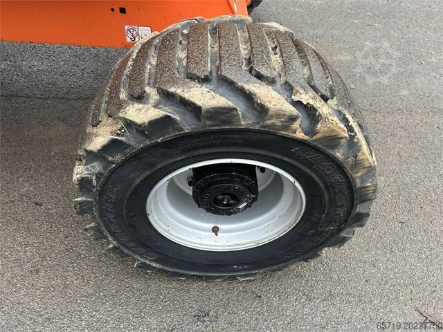 Leddbar teleskopisk arbeidsplattform JLG 520AJ (2633)