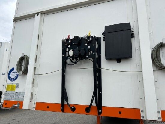 Åpen semitrailer med presenning BERGER SAPL 24 LTN LIGHT, 5730 KG, 1A LIFT, 3A GELENKT