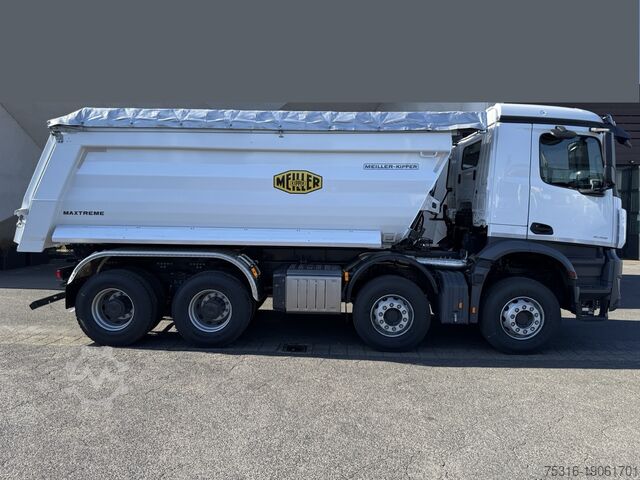 самосвал Mercedes-Benz 4145K