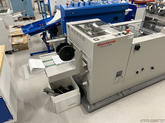 Produsent av hefter Horizon VAC-100a + VAC-100c + SPF-20A + FC-20A Booklet Maker