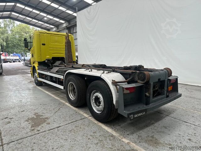 Sistema de brazo de gancho Scania R420 6x2 / Leebur