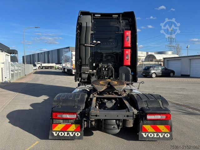 Lielapjoma vilcējs VOLVO FH 500  I-Save Globet. RETARDER X-LOW Hubsattel.