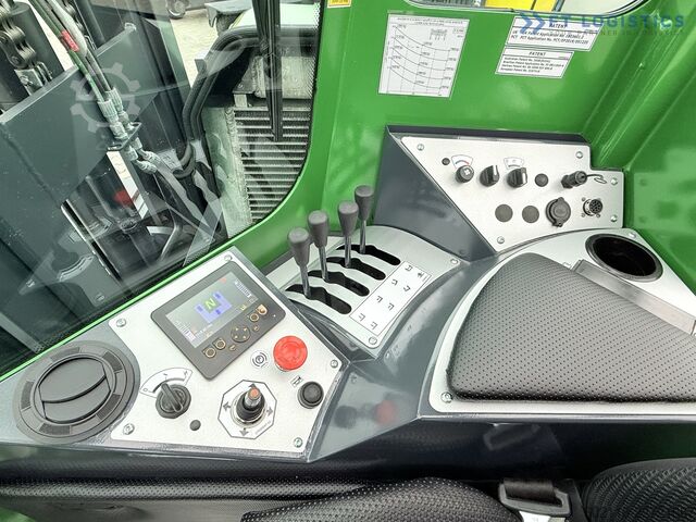 Empilhadeira multidirecional Combilift C4500 WIDE FORK POSITIONER DIESEL DUPLEX