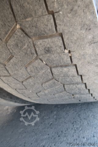 Njësia standarde e traktorit DAF 106 XF 460 FT