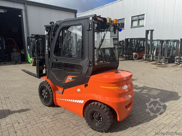 Carrello elevatore elettrico a 4 ruote Noblelift FE4P30G