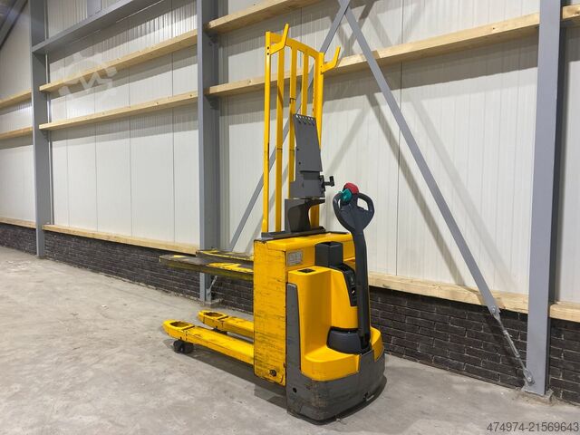 Gerbeur manuel Jungheinrich C20