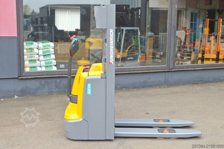 Manuālā krautuva Jungheinrich EJC 112