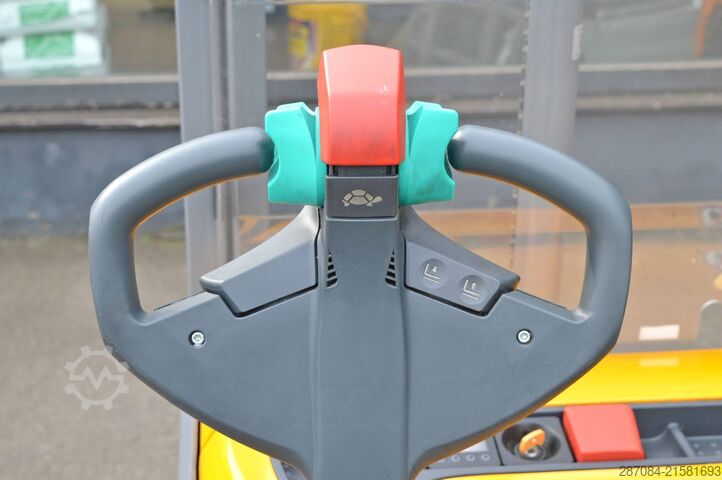 Manuālā krautuva Jungheinrich EJC 112