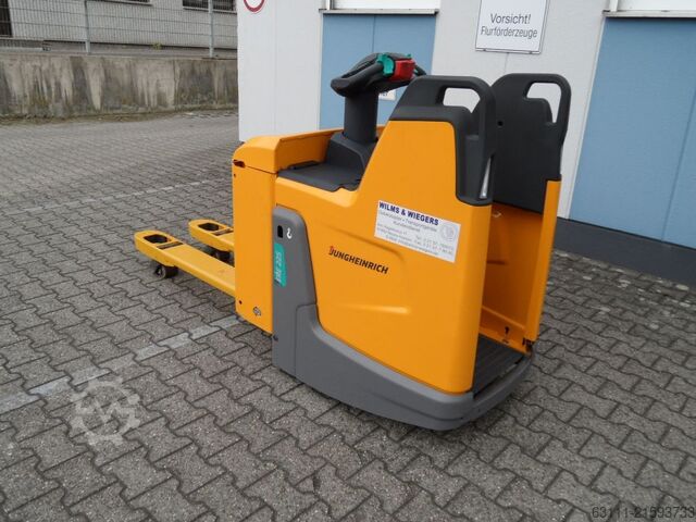Manuell pallejekk Jungheinrich ERE 225 - feste Plattform - 2025 - wenig Stunden